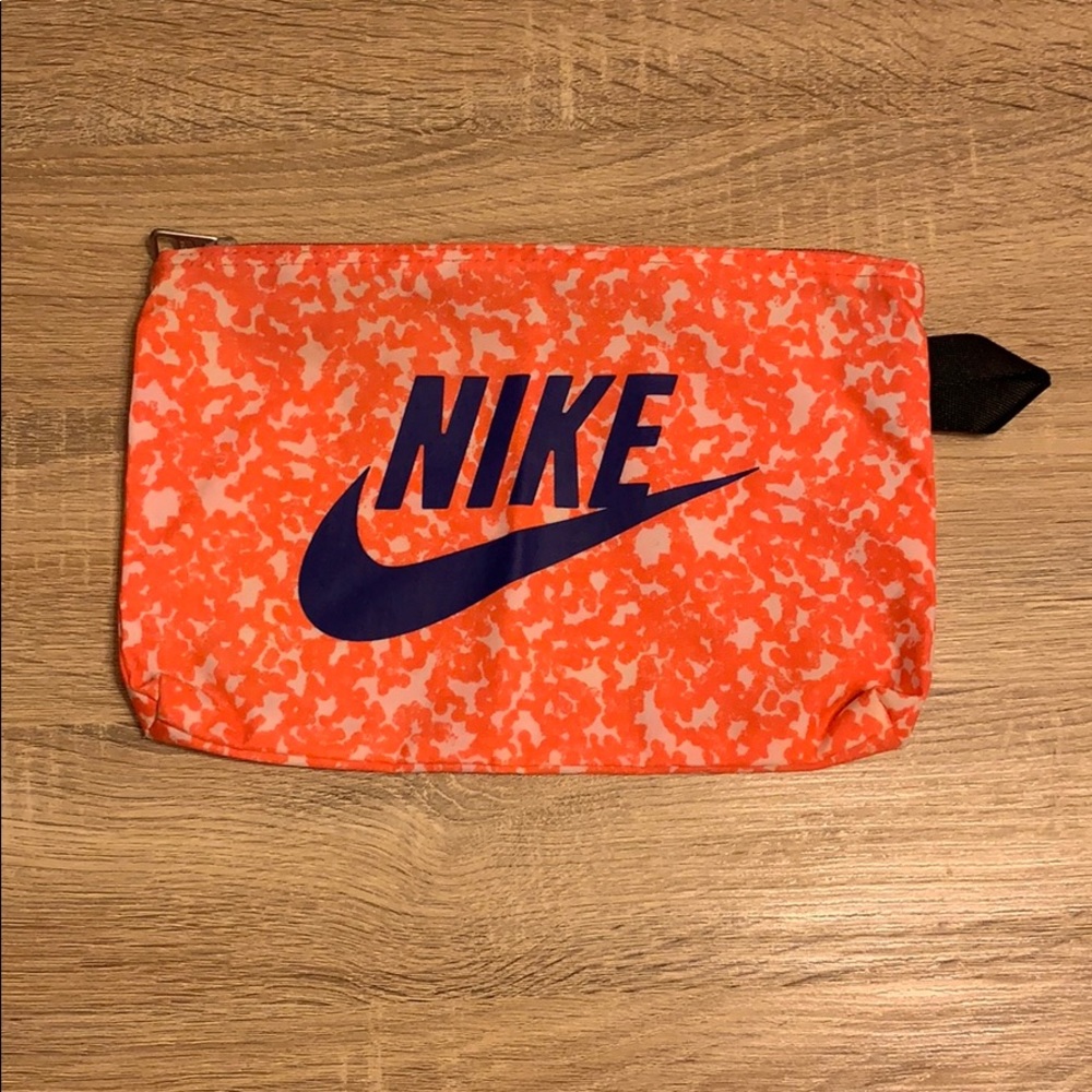 Nike Pouch